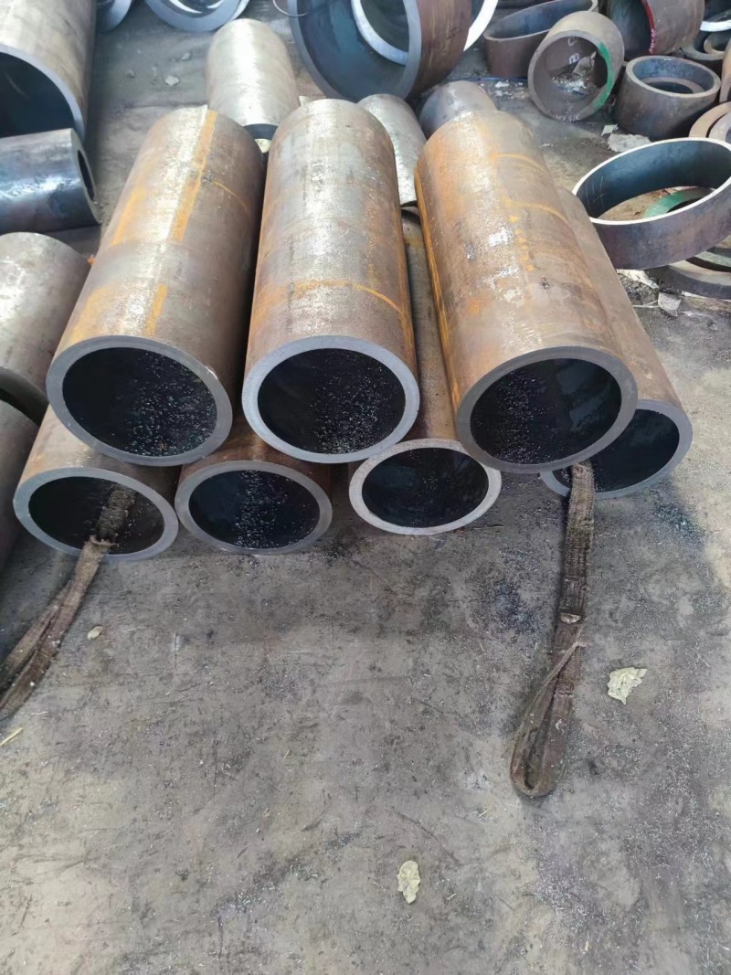 宁洱宁洱宁洱12Cr1MovG无缝钢管切割